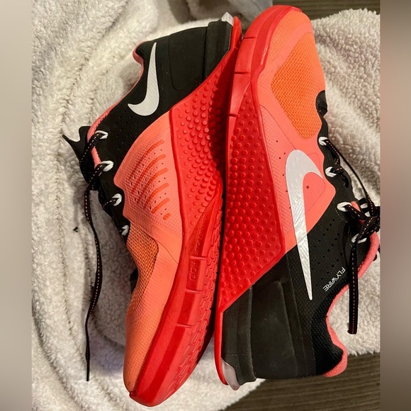 Nike flywire metcon 2 bright orange training shoes - Picture 3 of 7